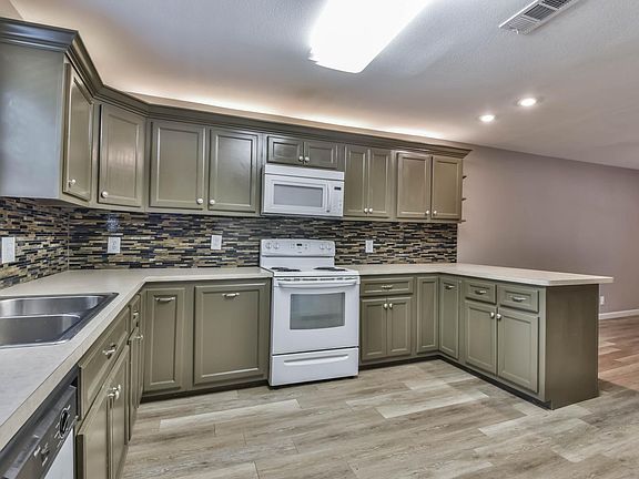 5th image of 4401 W Jasmine St