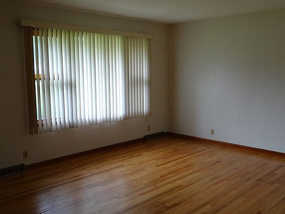 4th image of 3311 Dallas Cir