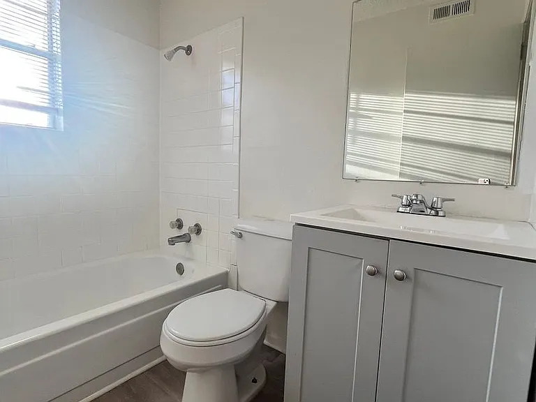 3rd Street Apartments — Photo 12