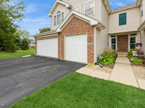 7332 Grandview Ct, Carpentersville, IL 60110