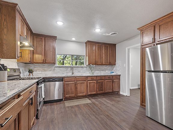 2nd image of 1230 S Pecan St #1B-643979