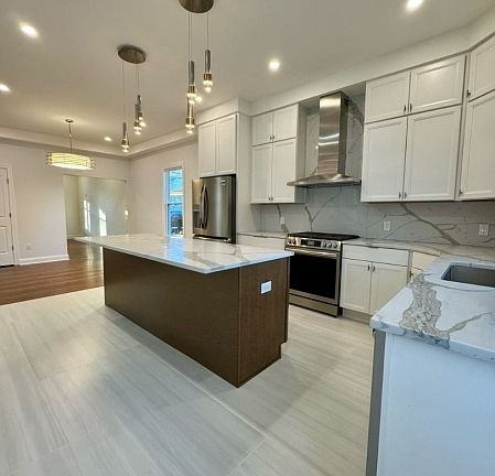 5th image of 84 Grove St