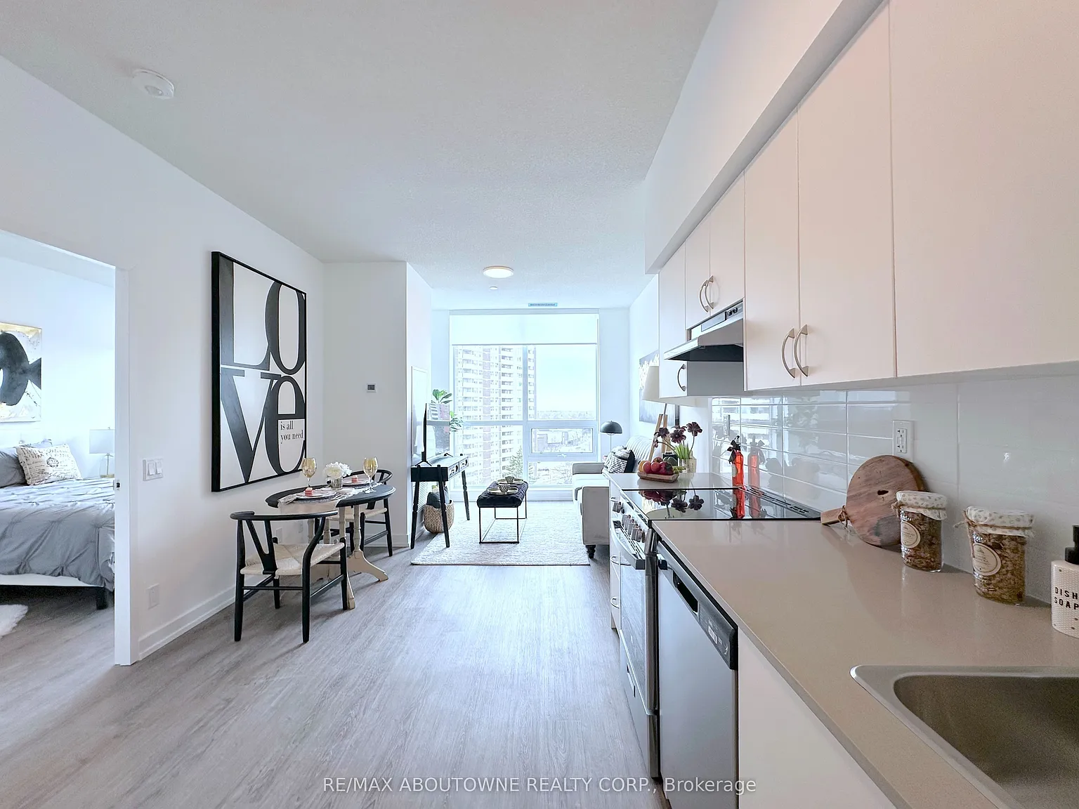 Vision Tower 4 — Photo 2