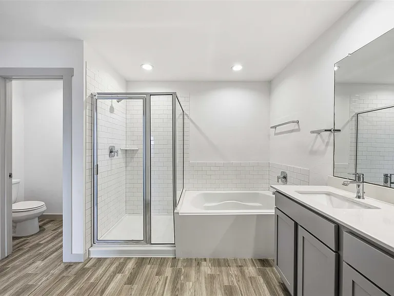 7127 Whispering Leaf St — Photo 2