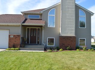 160 W 128th Pl, Crown Point, IN 46307