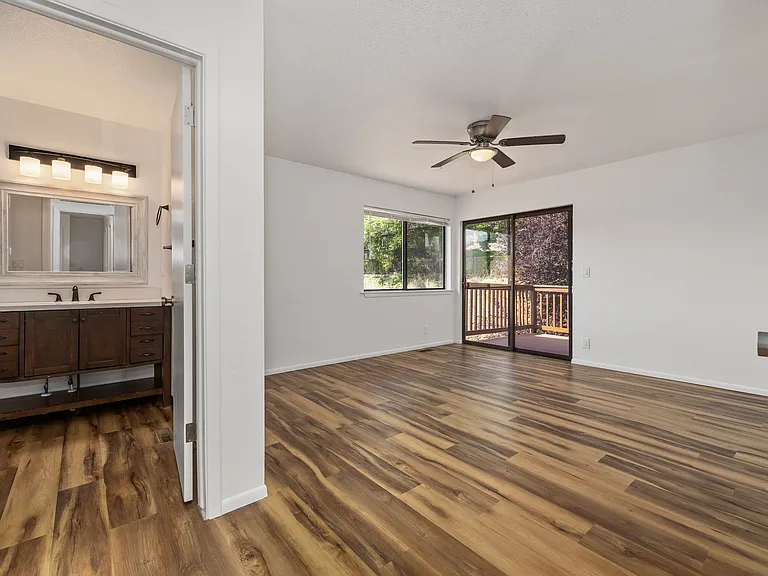 2230 E Roanoke Dr — Photo 20