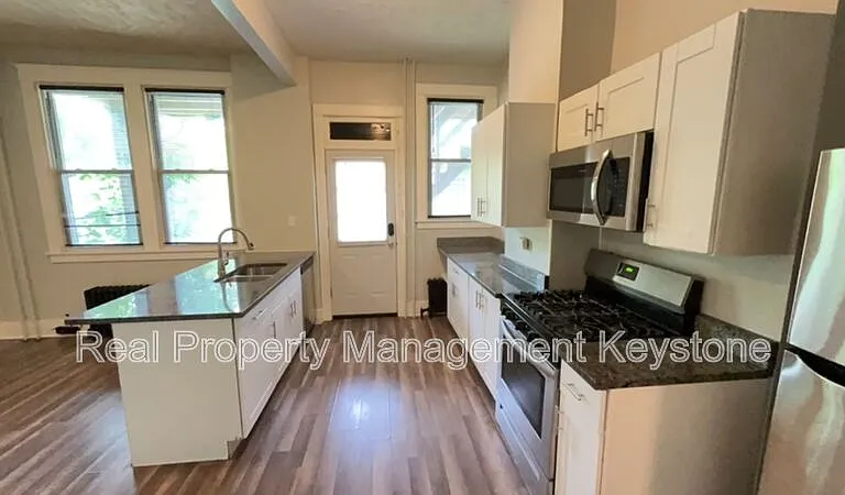 1247 Chartiers Ave #4 — Photo 1