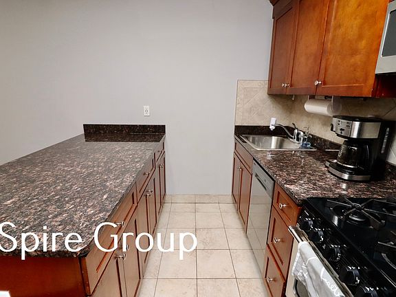 4th image of 23 W 75th St APT 1B