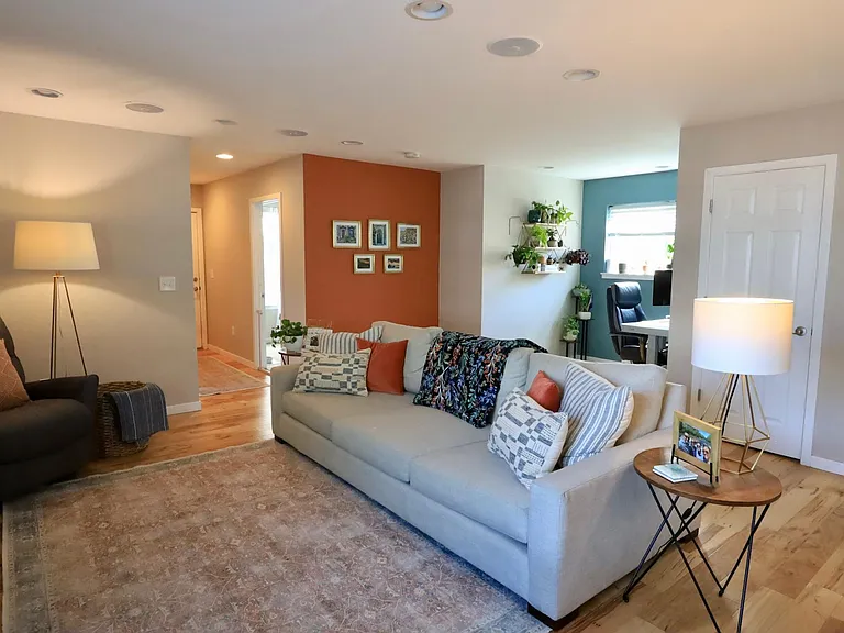 2810 S Cherokee St — Photo 6