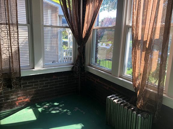 5th image of 4448 N Sacramento Ave #1