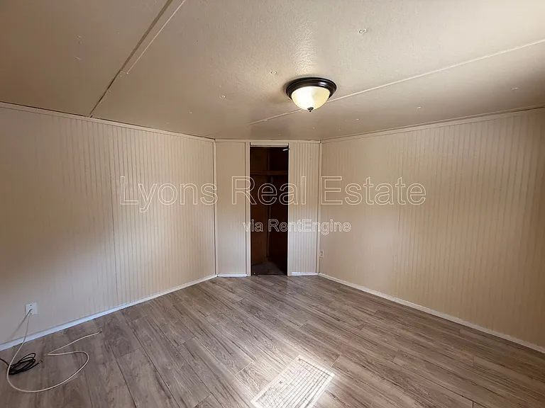 7972 Breeze Dr — Photo 7