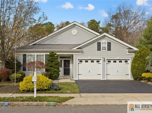 4 Portchester Dr, Jackson, NJ 08527