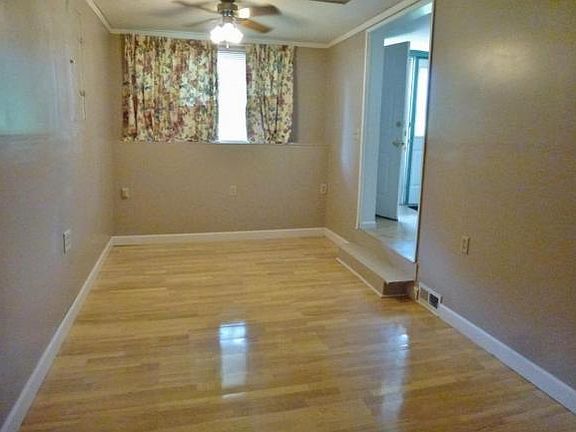 4th image of 1372 Farragut Ave