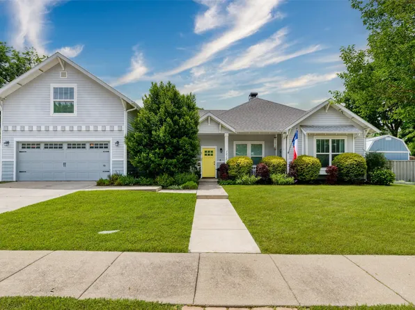 1215 Coleman St, McKinney, TX 75069