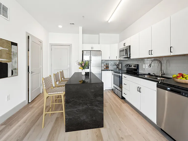 The Point on 38th Apartments — Photo 23
