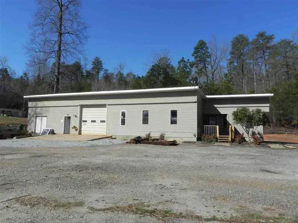 169 Barnwell Dr, Wellford, SC 29385