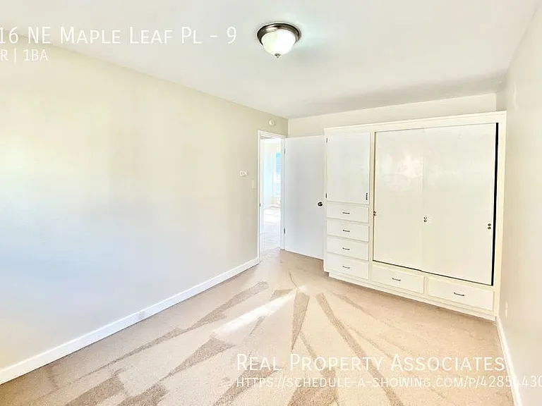 416 NE Maple Leaf Pl #9 — Photo 8