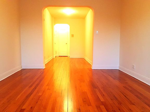 2nd image of 13510 Grand Central Pkwy APT 605