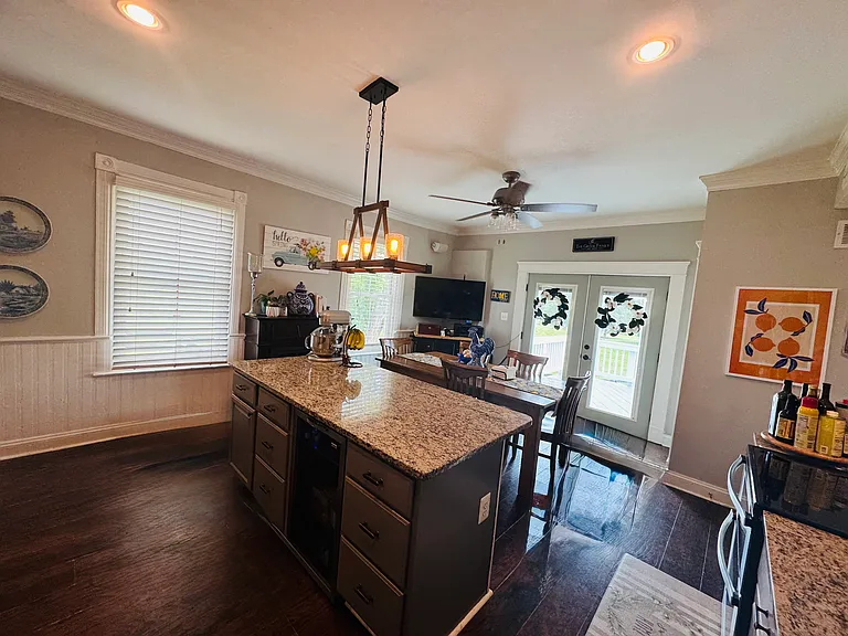 9219 Springs Rd — Photo 17