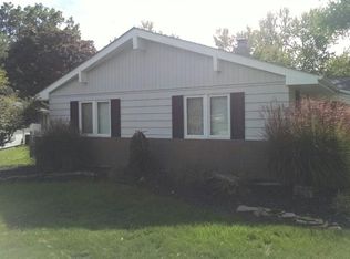 512 Sherwood Dr, Bay Village, OH