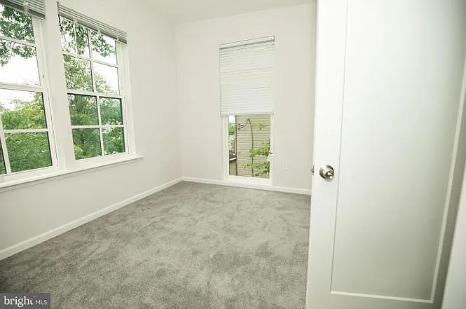 6 bed, 2172 sqft, $7,250 — Photo 4