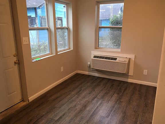 2nd image of 112 Fern St