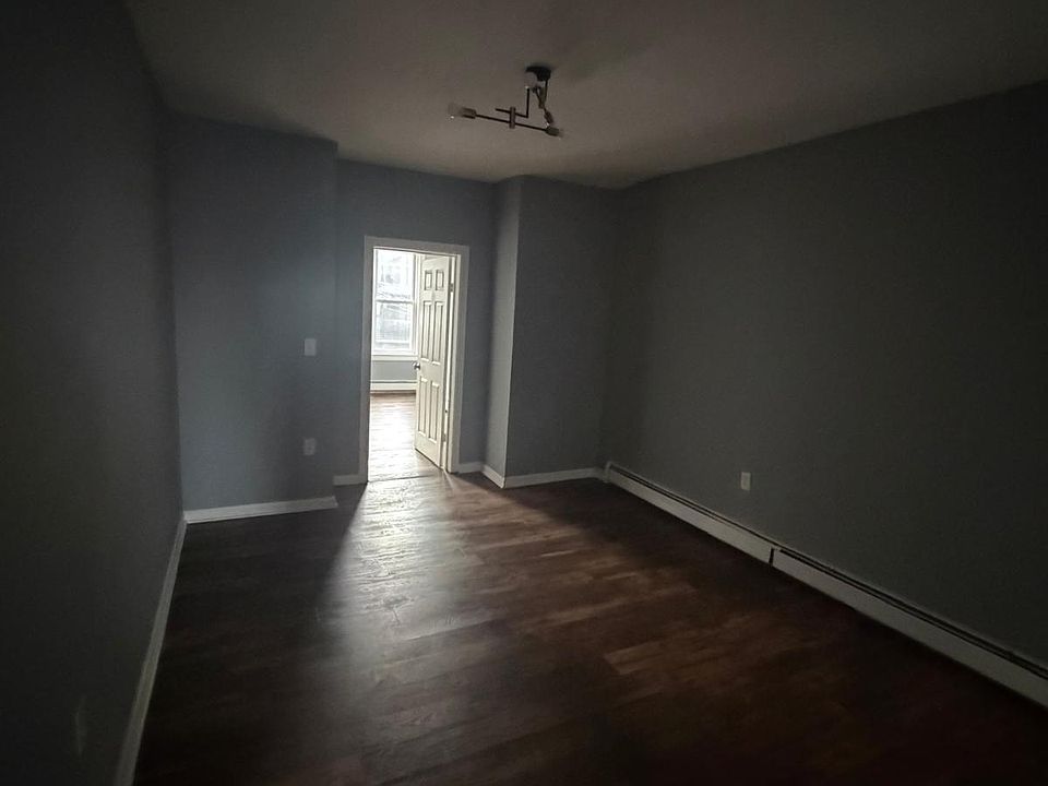 1st image of 280 Hunterdon St APT 2
