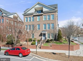 801 N Woodrow St, Arlington, VA