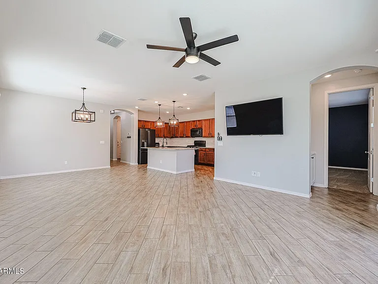 15269 W Pierce St — Photo 5
