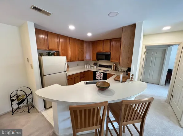 2105 Foxmeadow Dr #2105, Royersford, PA 19468