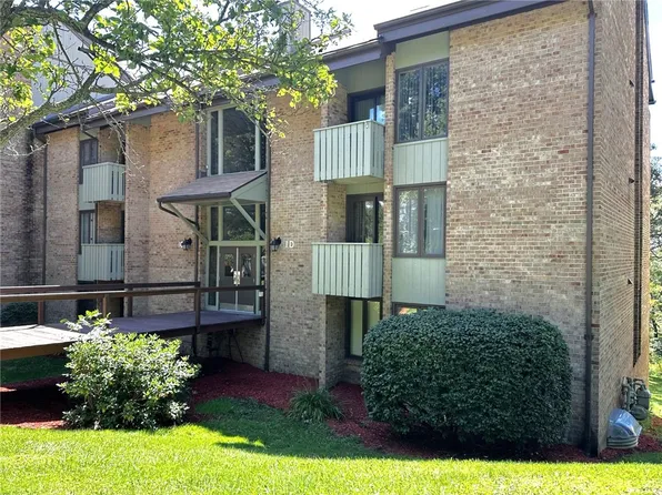 1 Mountain Villas Dr Unit D5, Champion, PA 15622