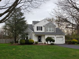 19 Loveland Ct, East Windsor, NJ 08512
