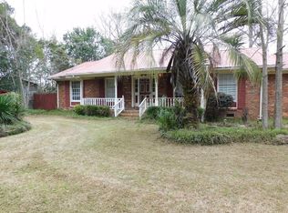 1052 Pocahontas Cir, Manning, SC 29102