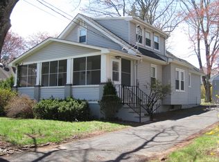 18 Norwood Dr, Gillette, NJ 07933