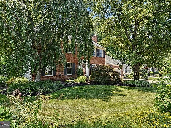 2nd image of 216 Old Mill Ln