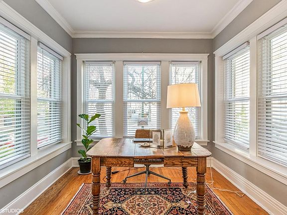 4th image of 3047 W Leland Ave #1