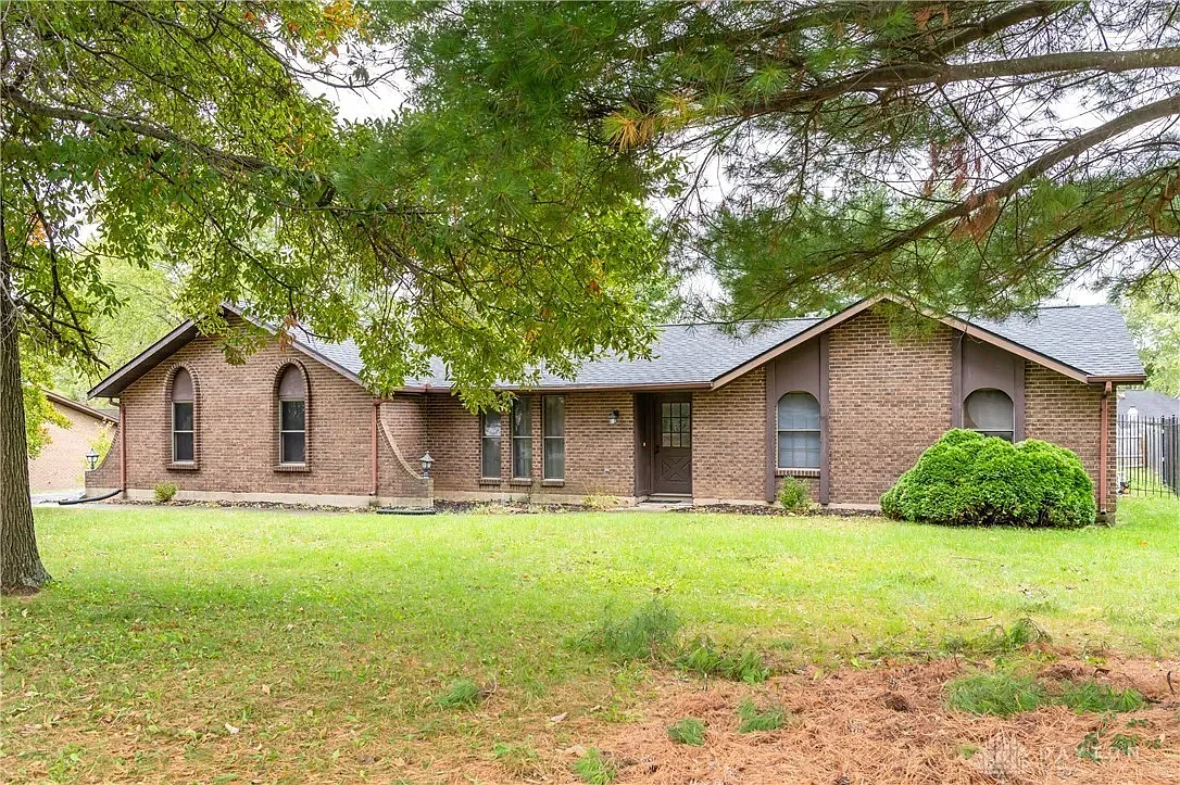 3 bed, 1900 sqft, $2,800 — Photo 2