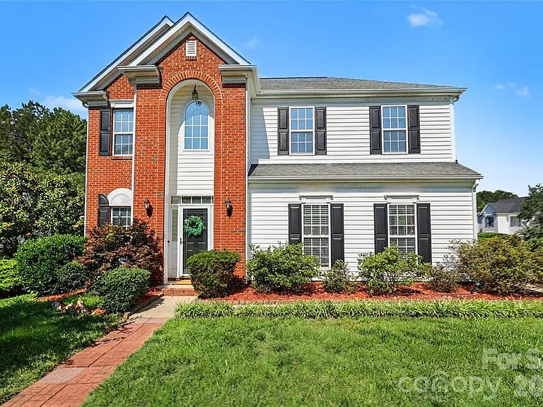 14802 Bergerac Ct — Photo 39