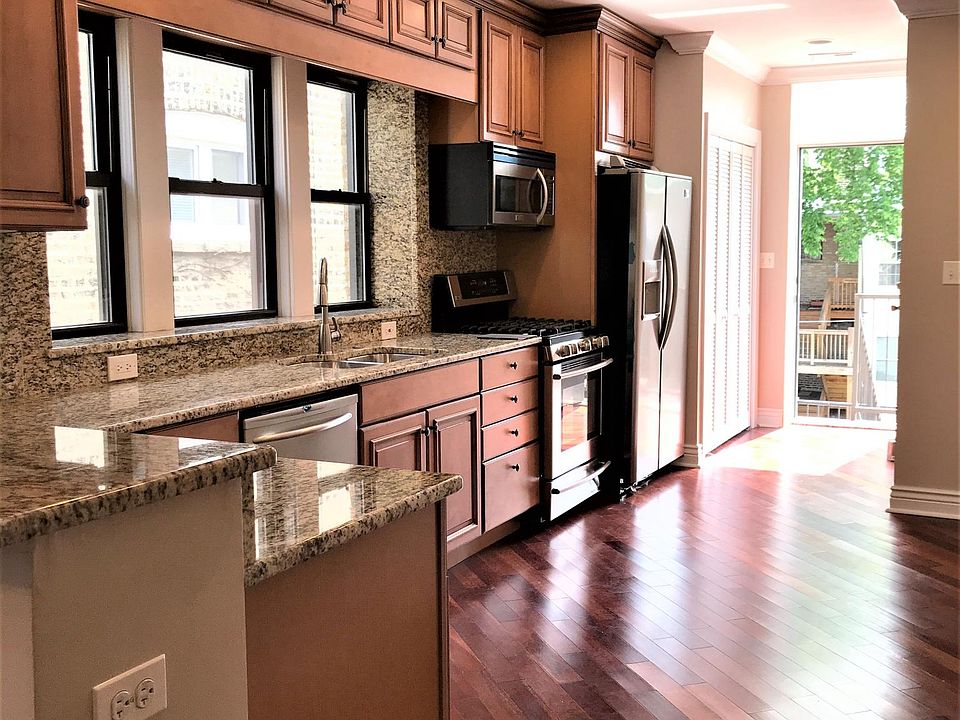 1st image of 7355 N Seeley Ave APT 3