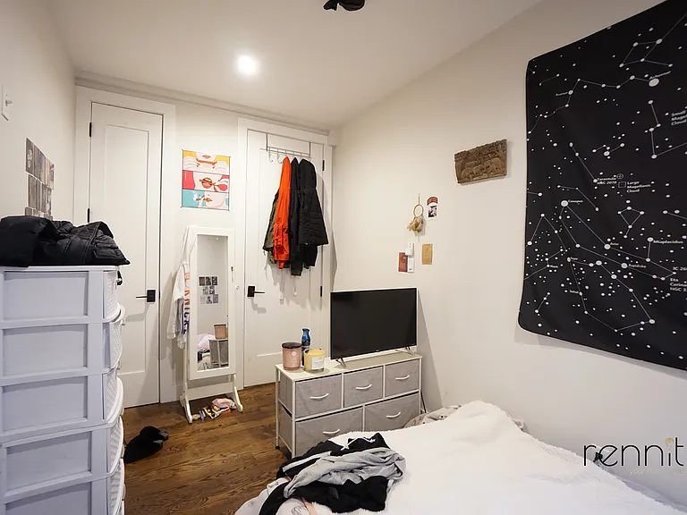 1031 Montgomery St #2F — Photo 6
