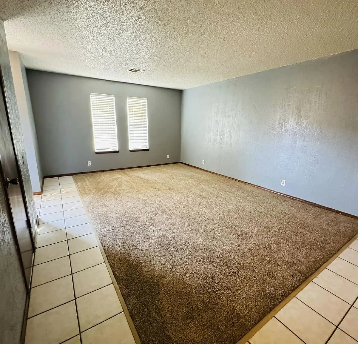 2 bed, 1.0 bath, $625 — Photo 2