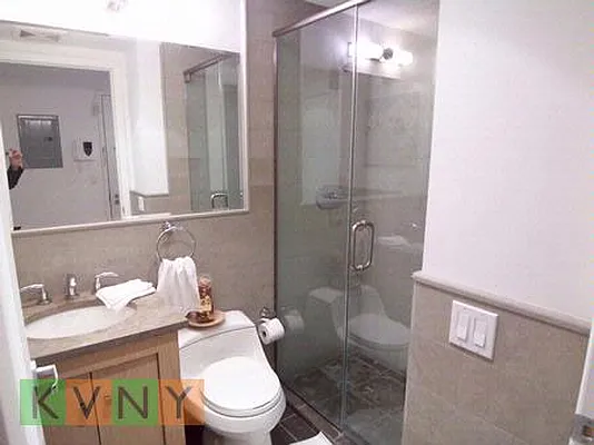 Rented by KVNY Soho | media 59