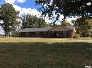 13244 N Woodlawn Ln, Woodlawn, IL 62898