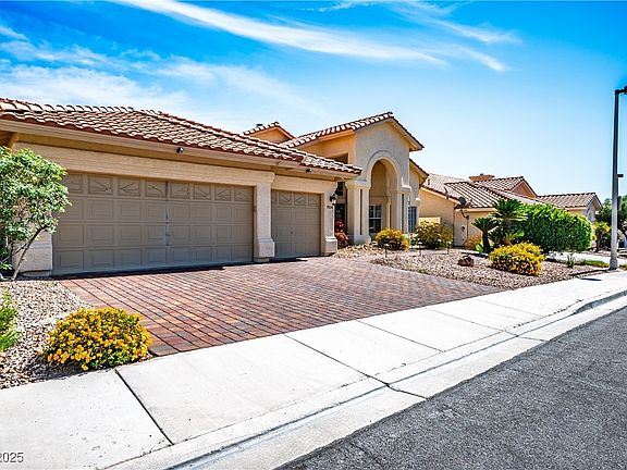 3rd image of 9104 Lazy Hill Cir