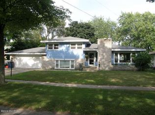 3166 Lindland Rd, Muskegon, MI 49441