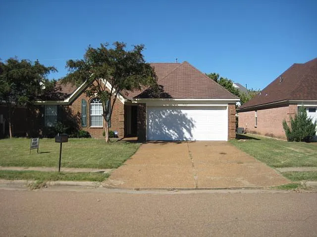 7032 Country Walk Dr — Photo 1
