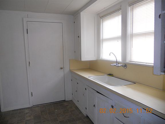 Kitchen entry