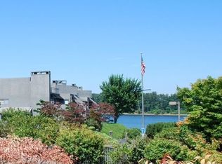 5922 S Riveridge Ln, Portland, OR 97239