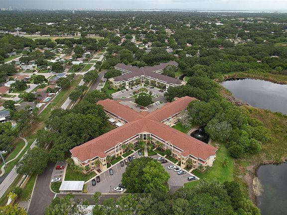5th image of 2022 Camelot Dr APT 37