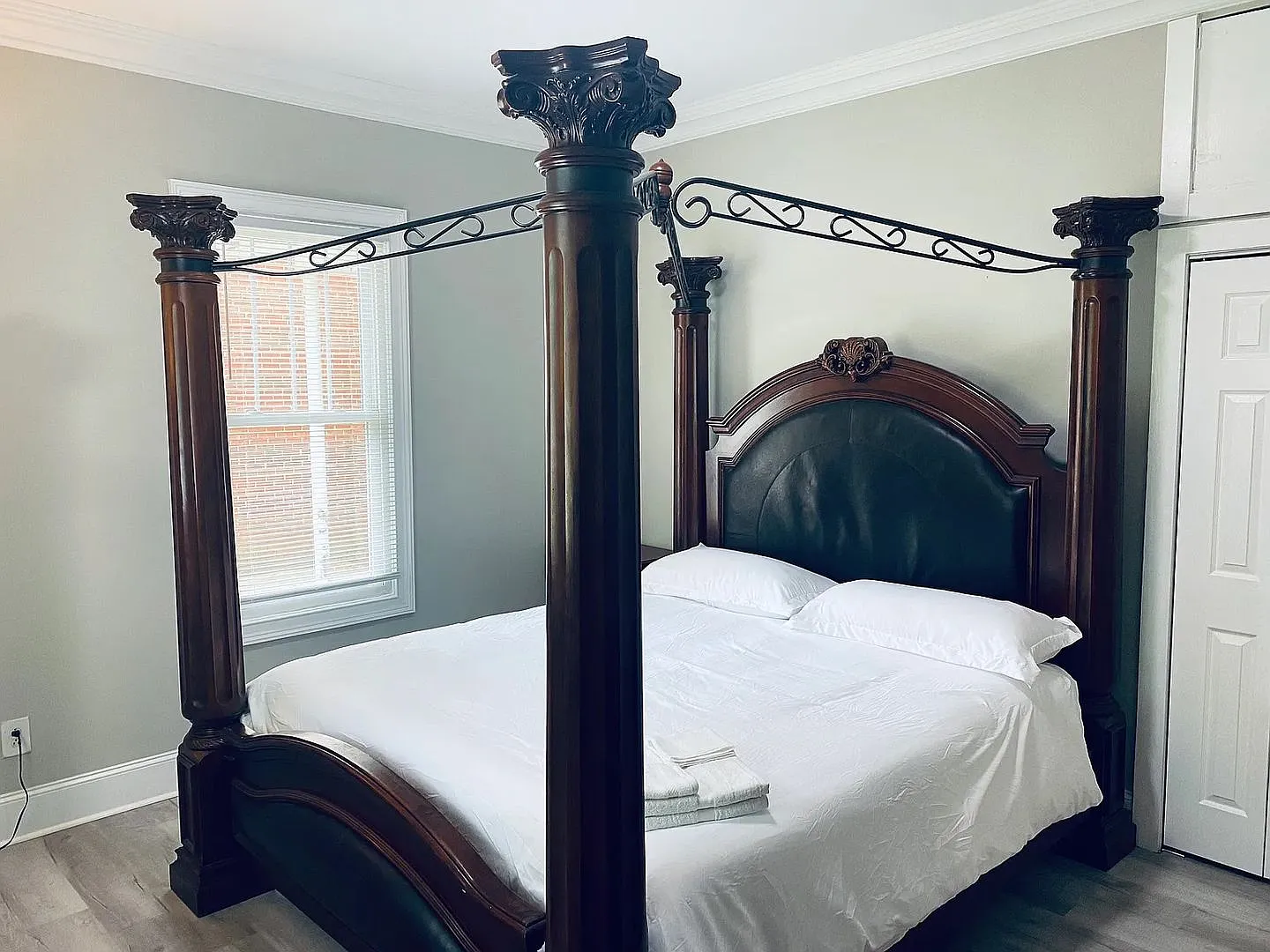 Room in 4 Bedroom Home in Gastonia — Photo 4